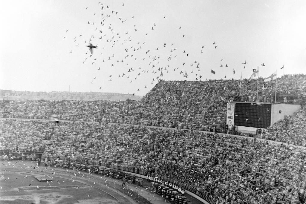 Futbol ve siyaset. Soğuk savaş gölgesinde gerçekleştirilen ilk Avrupa Şampiyonası - Resim: 17